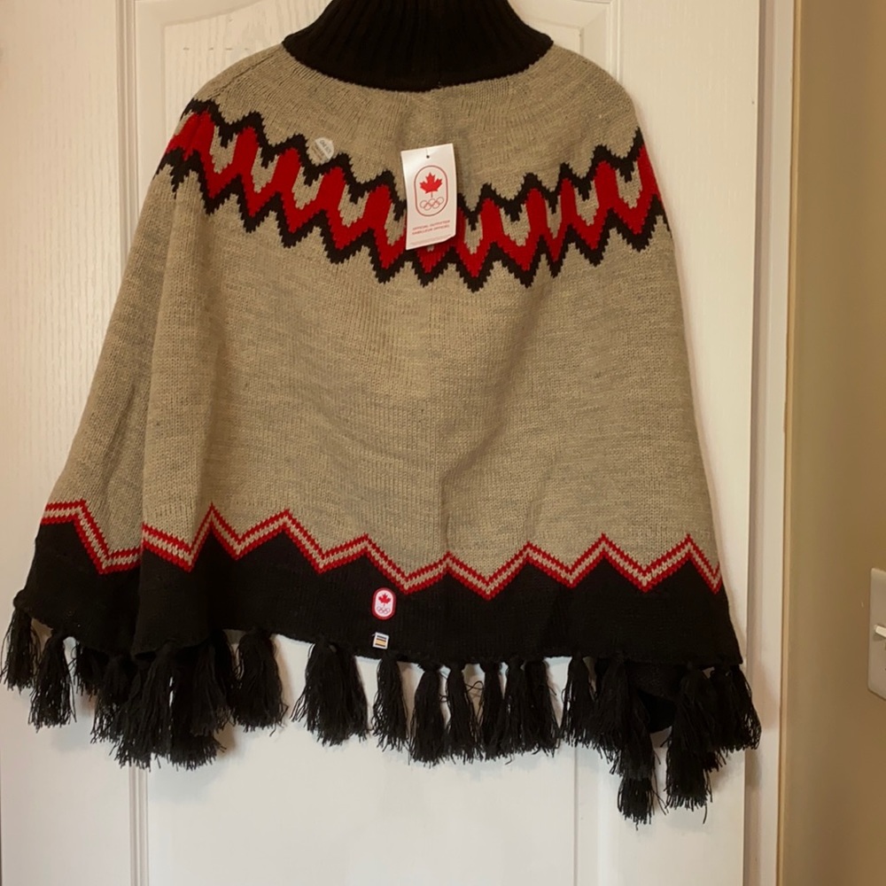 Canadian Paralympic team collection poncho